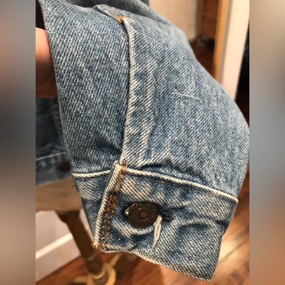 Vintage Levi Trucker Jacket well worn and many lives left! - Picture 3 of 6
